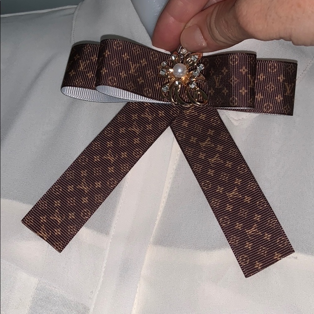 Fashion ribbon bow tie brooch handmade nwot